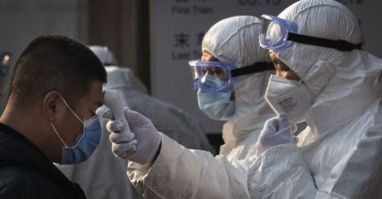 Hebei: China locks down 400,000 people after virus spike near Beijing